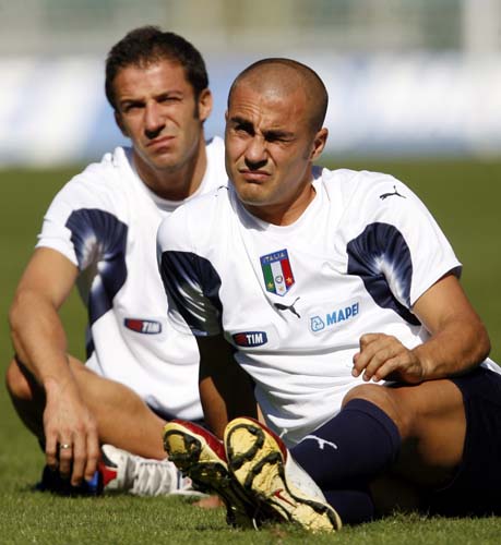 持着高昂的 持着高昂的