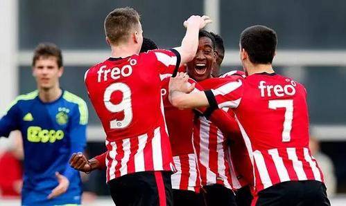 让青年球员 让青年球员